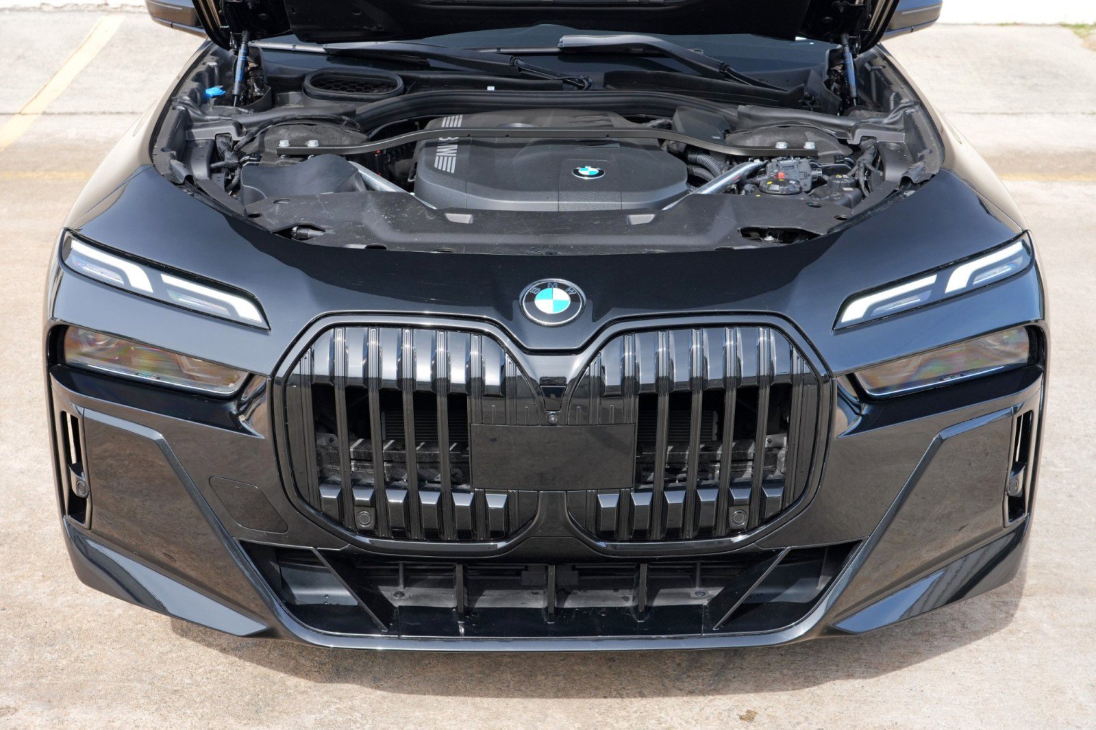 Used 2023 BMW 740i RWD image 8