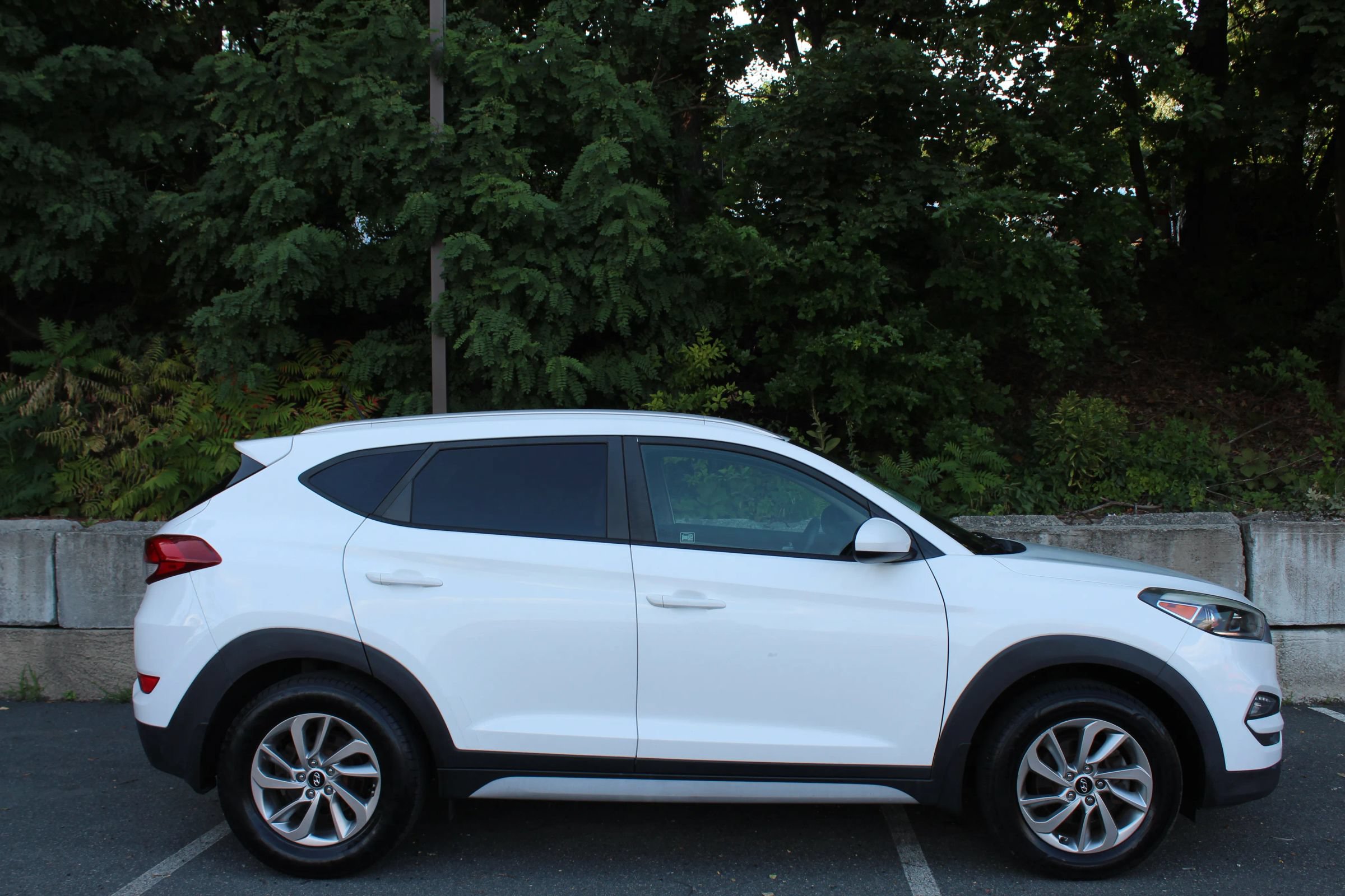 Used 2017 Hyundai Tucson SE w/ SE Popular Package 02 AWD/4WD image 5