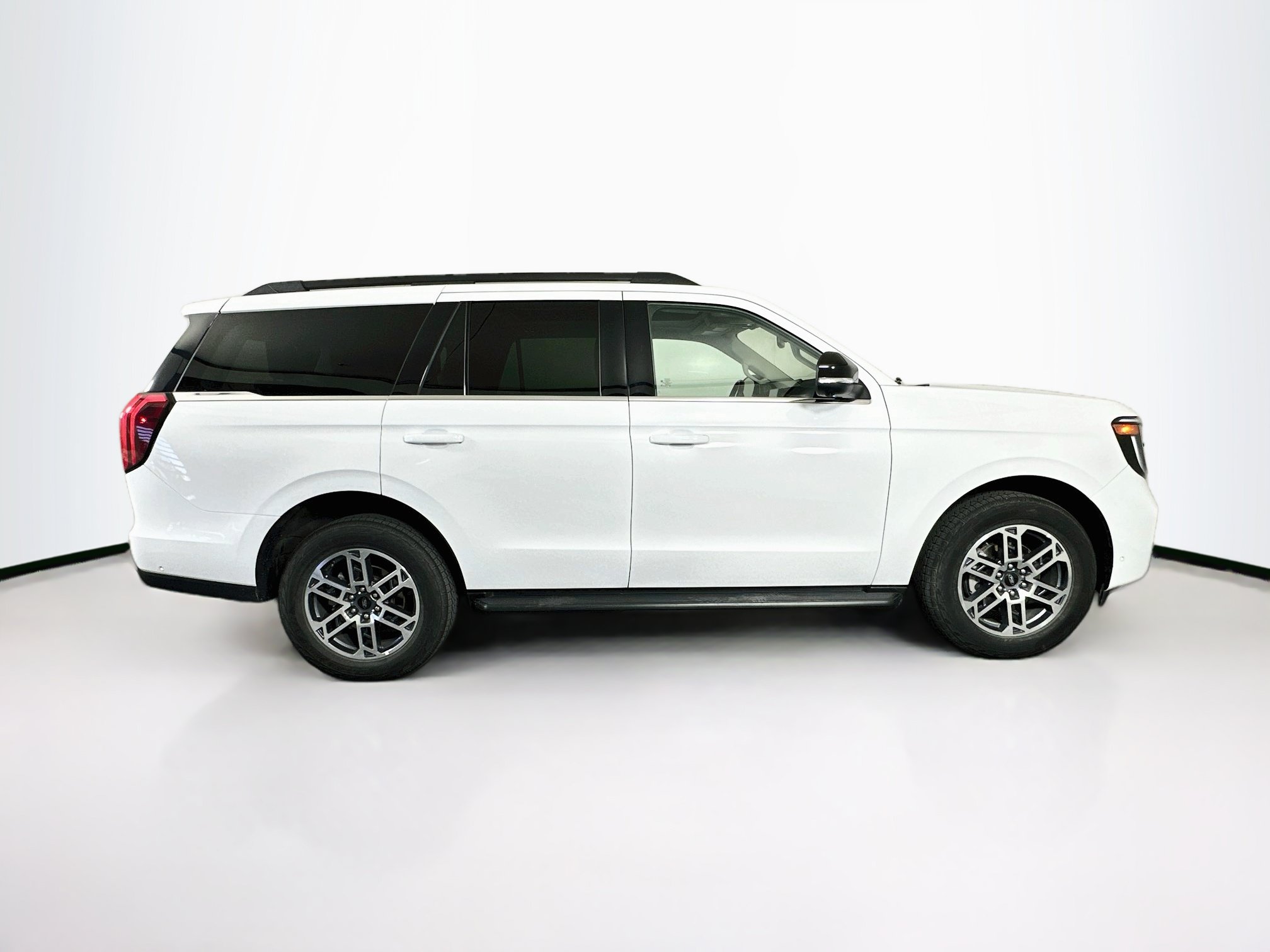 Used 2025 Ford Expedition Active AWD/4WD image 10
