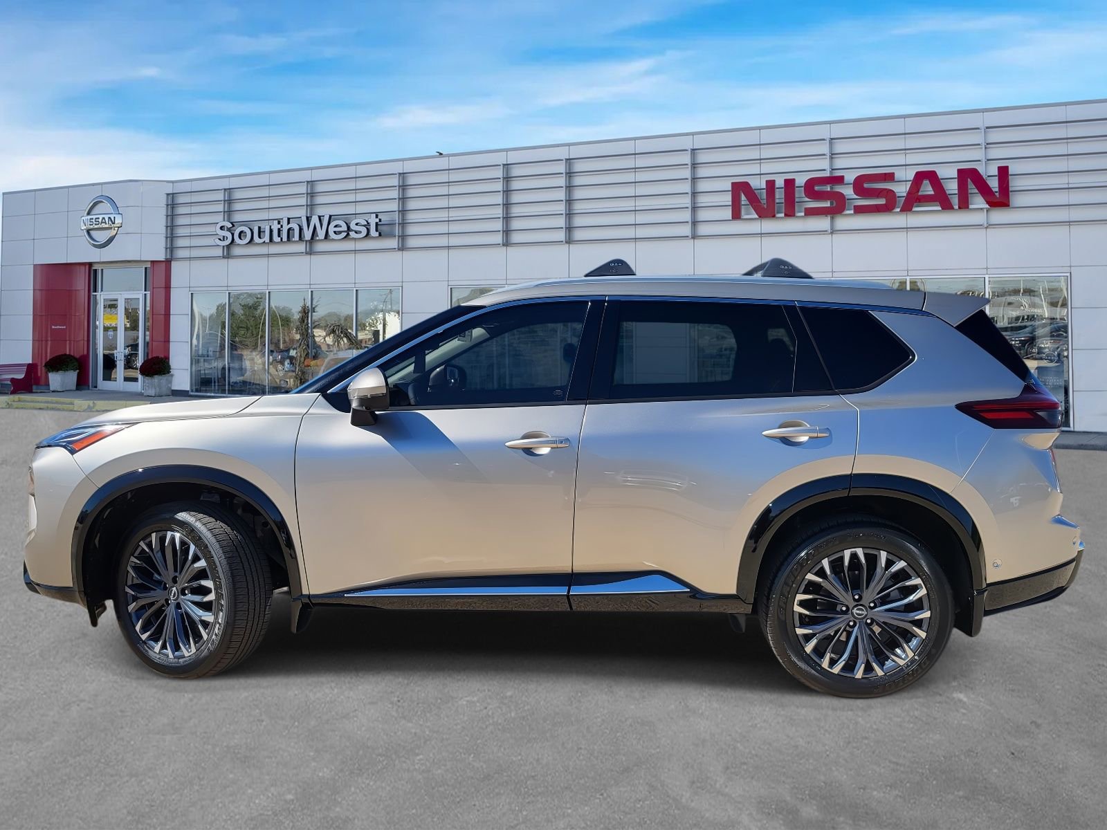 New 2026 Nissan Rogue Platinum image 9