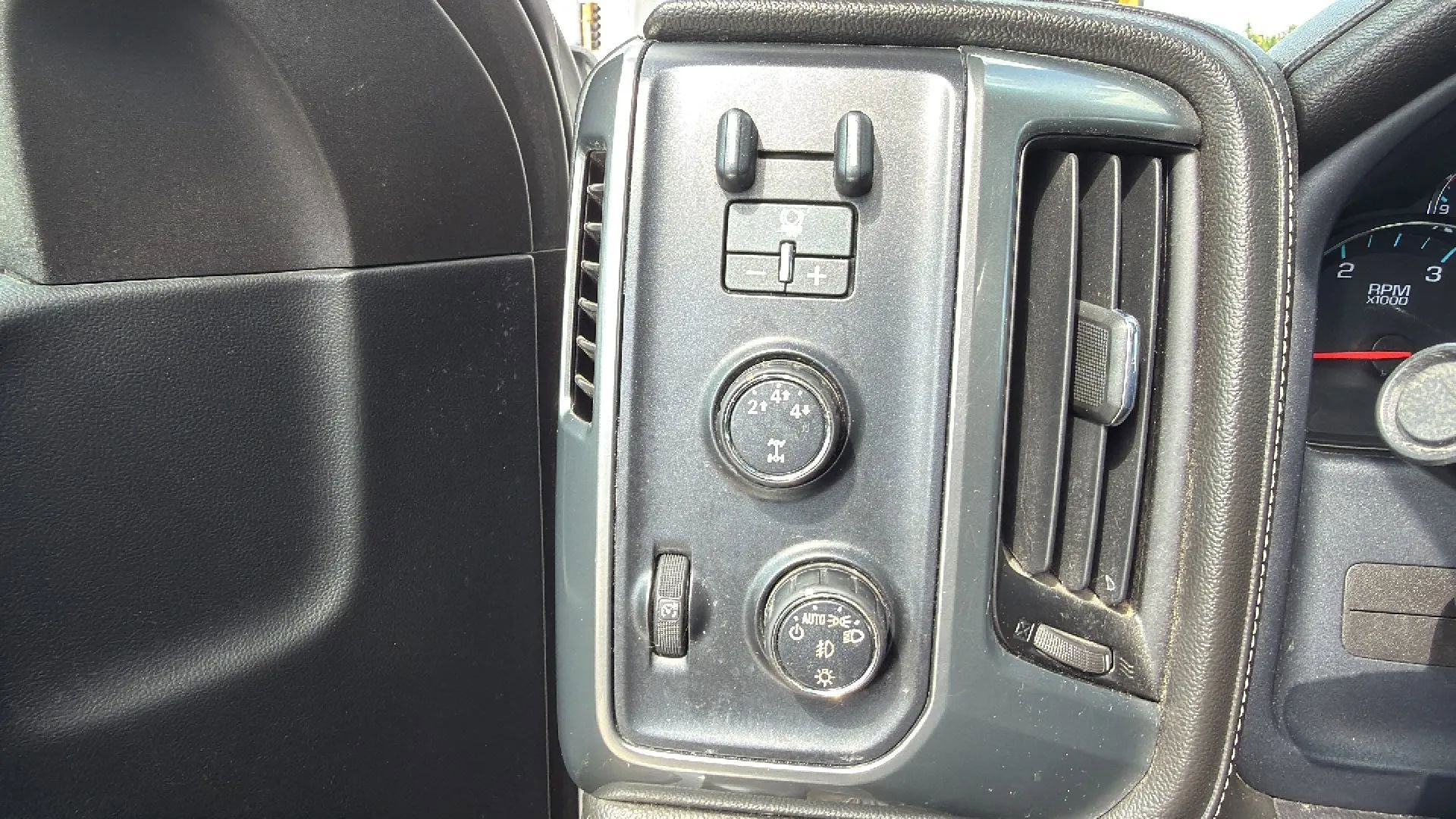 Used 2015 Chevrolet Silverado 3500 LTZ w/ Duramax Plus Package AWD/4WD image 86
