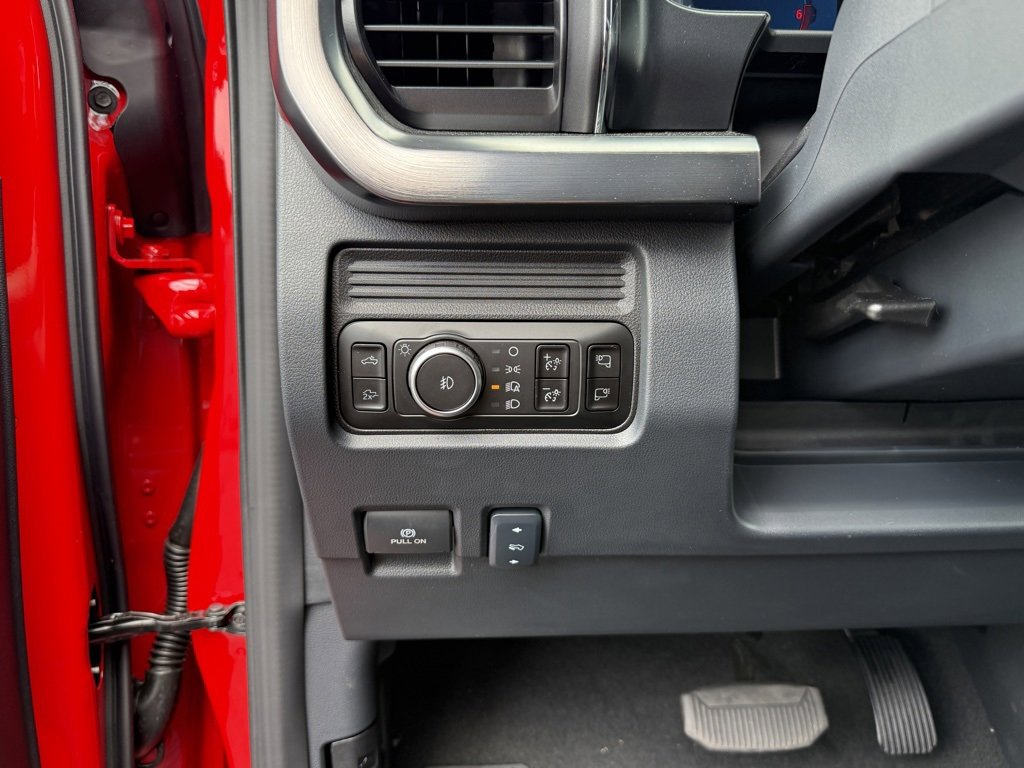 New 2026 Ford F250 Lariat w/ Black Appearance Package image 6