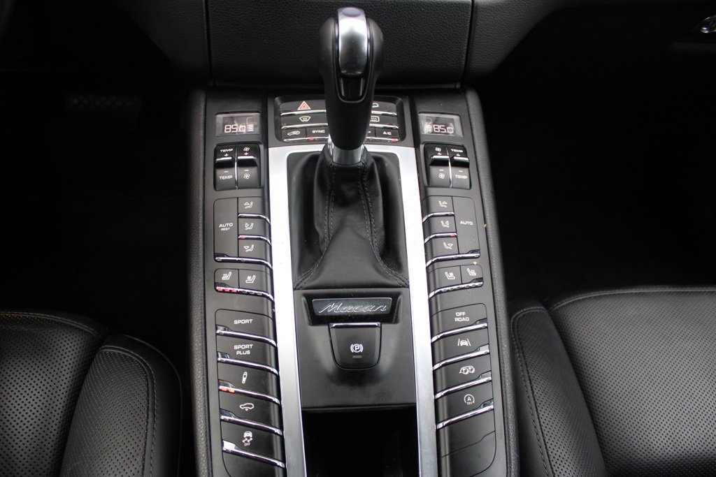 Certified 2017 Porsche Macan GTS image 32
