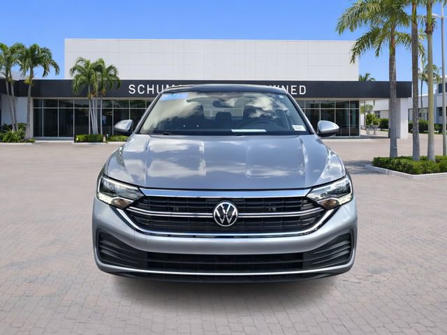 Certified 2023 Volkswagen Jetta SE w/ Panoramic Sunroof Package image 2
