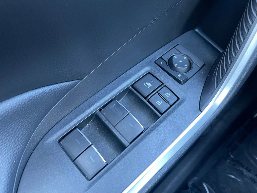 Used 2024 Toyota RAV4 XLE AWD/4WD image 21