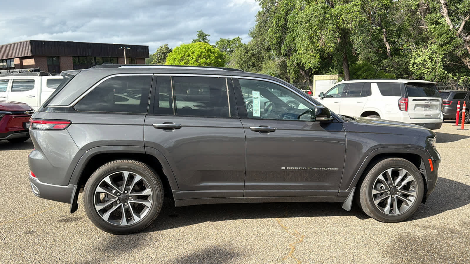 Used 2024 Jeep Grand Cherokee Overland w/ Trailer Tow Package image 4