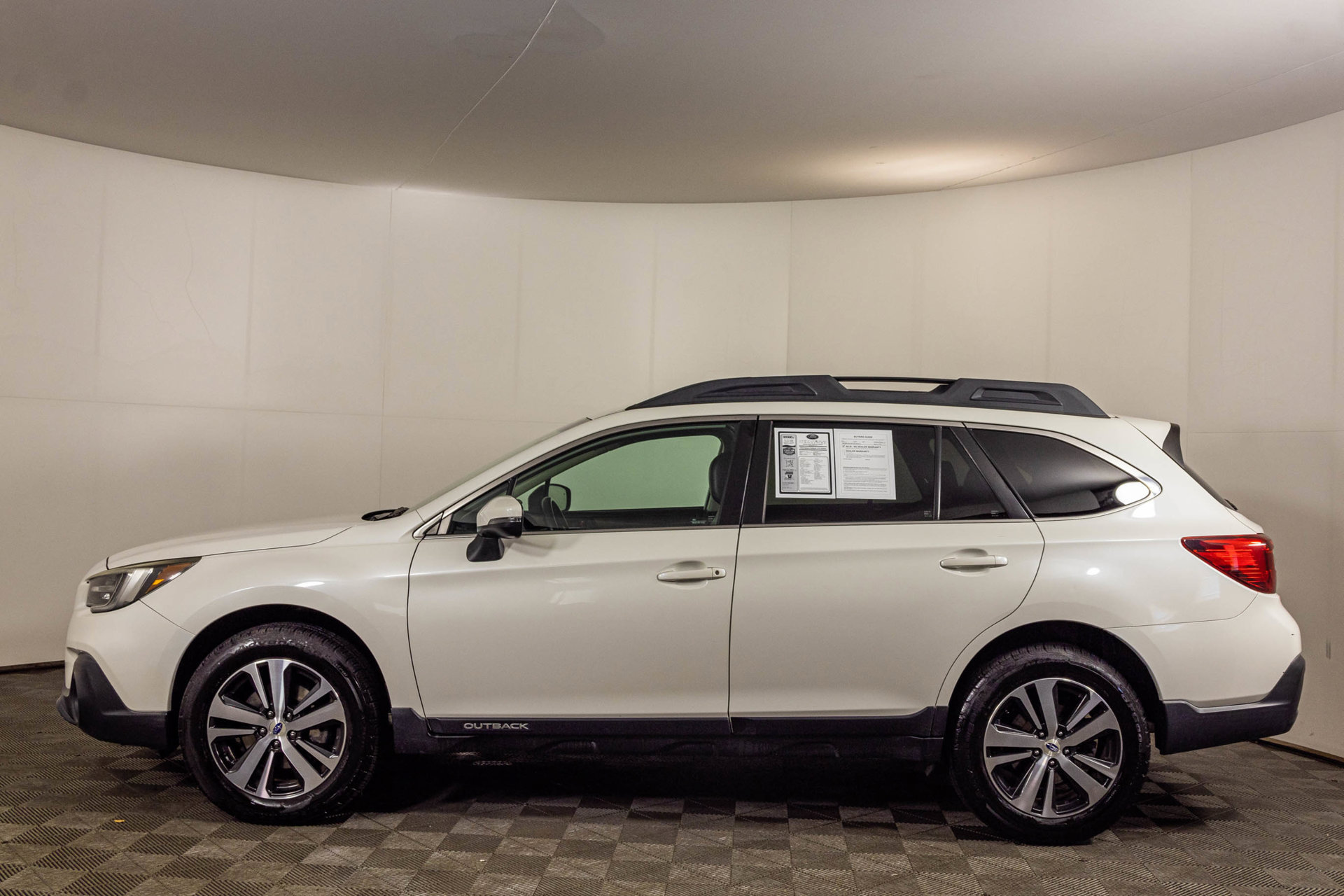 Used 2018 Subaru Outback 2.5i Limited AWD/4WD image 24