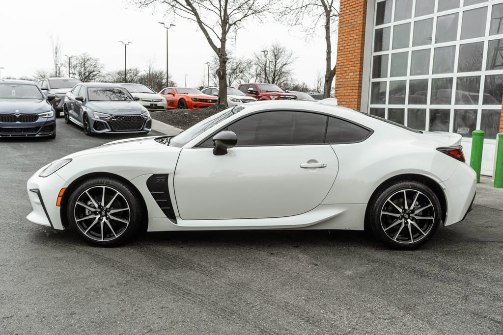 Used 2024 Toyota GR86 RWD image 37