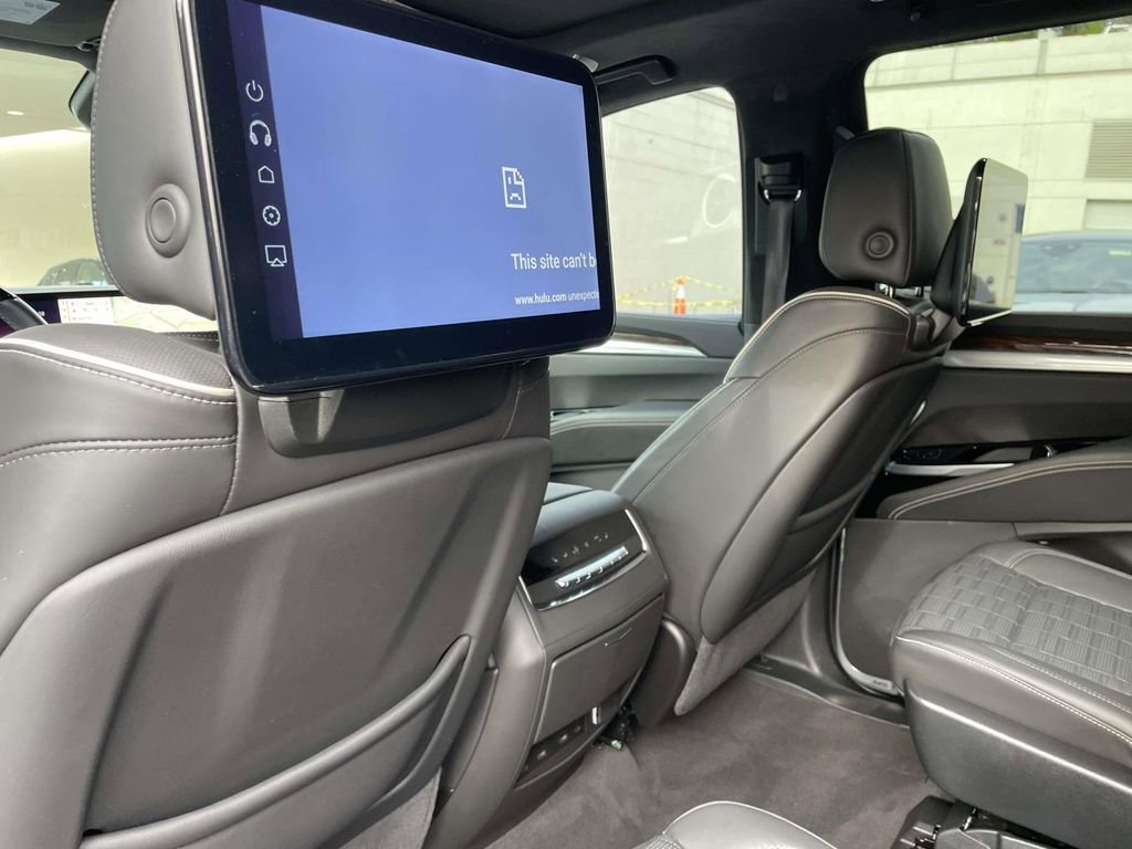 Certified 2025 Cadillac Escalade ESV Sport Platinum image 13