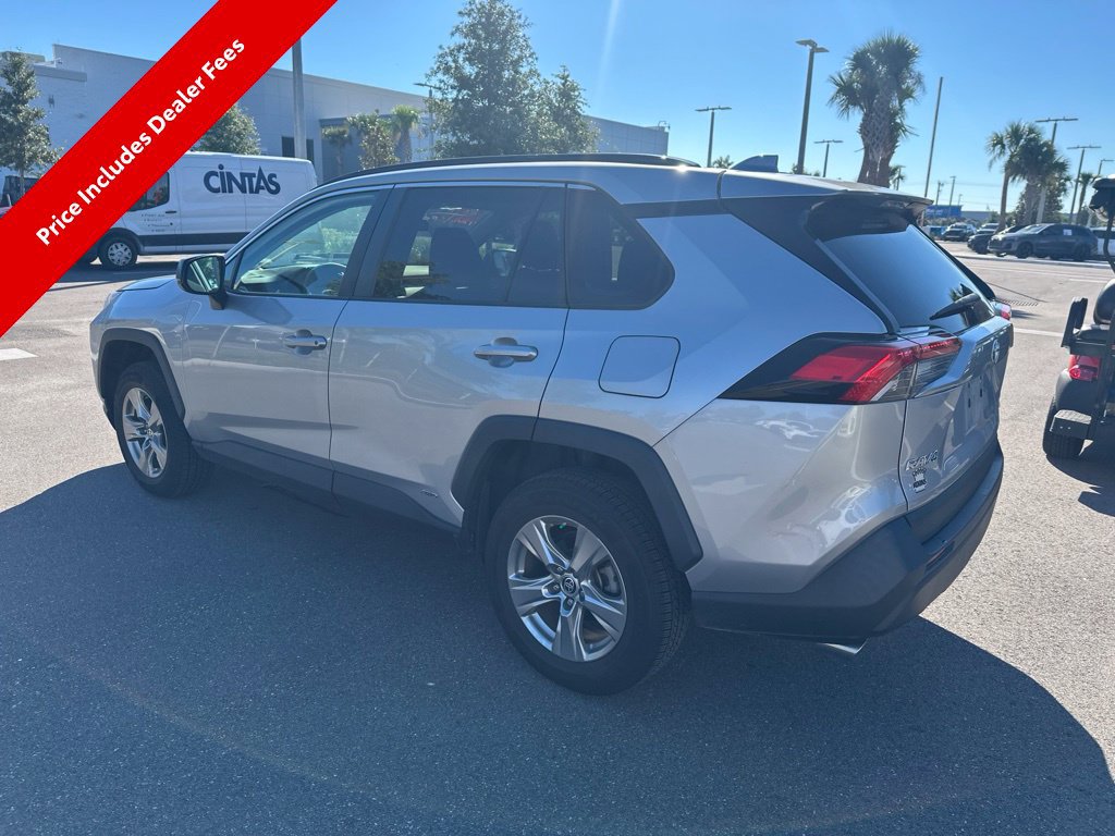 Used 2024 Toyota RAV4 LE AWD/4WD image 4