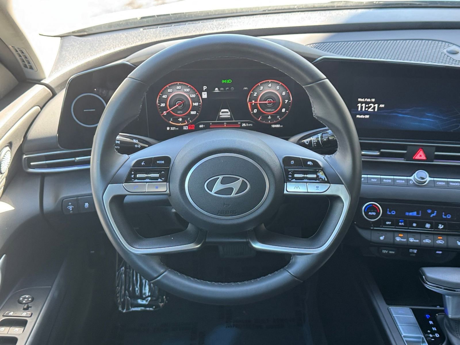 Used 2025 Hyundai Elantra SEL FWD image 29
