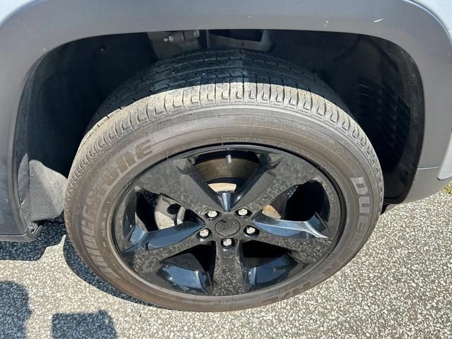 Used 2023 Jeep Grand Cherokee Altitude image 33