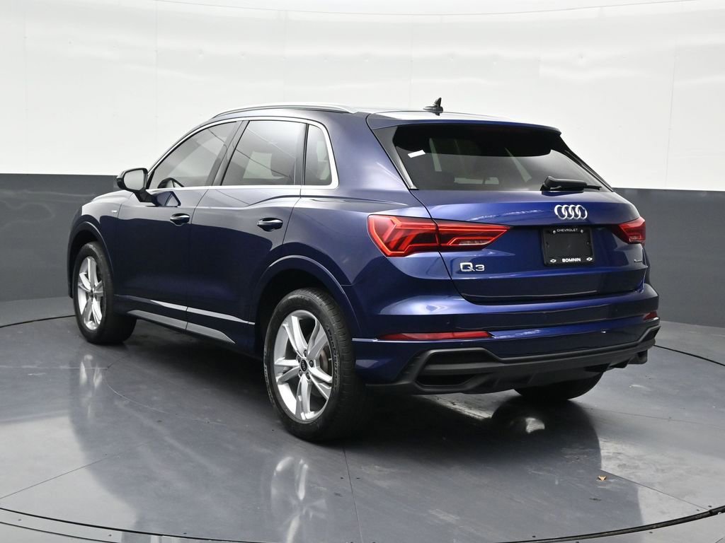 Used 2023 Audi Q3 2.0T Premium Plus w/ Premium Plus Package image 3