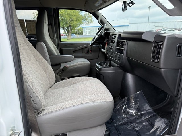 Used 2025 Chevrolet Express 3500 LS image 8