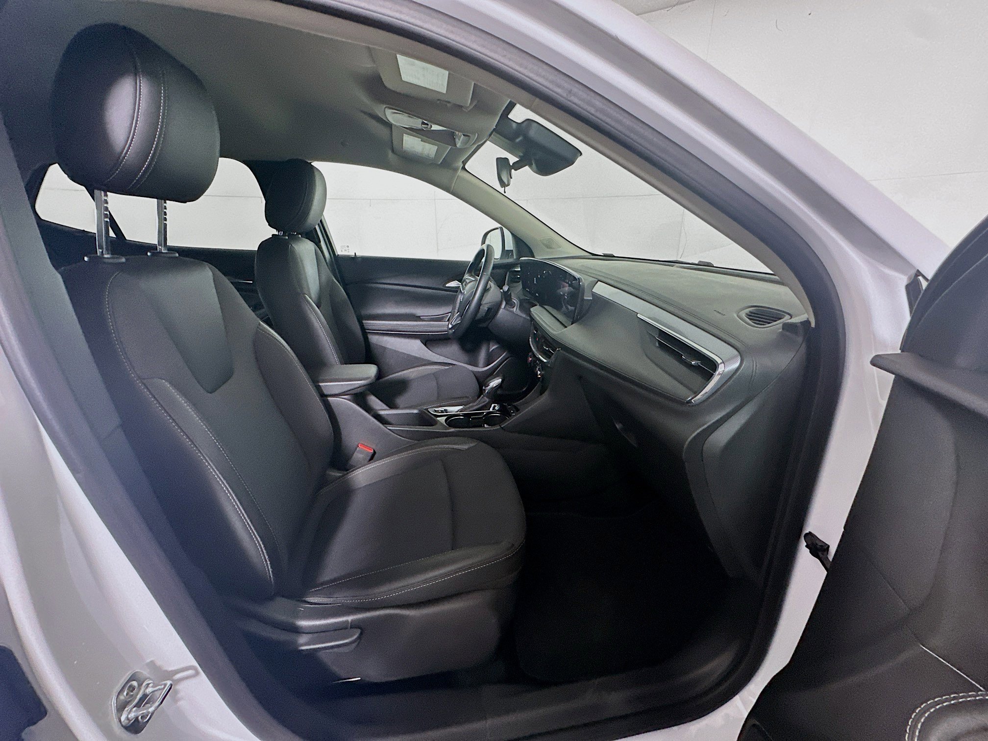 Used 2025 Buick Encore GX Preferred image 29