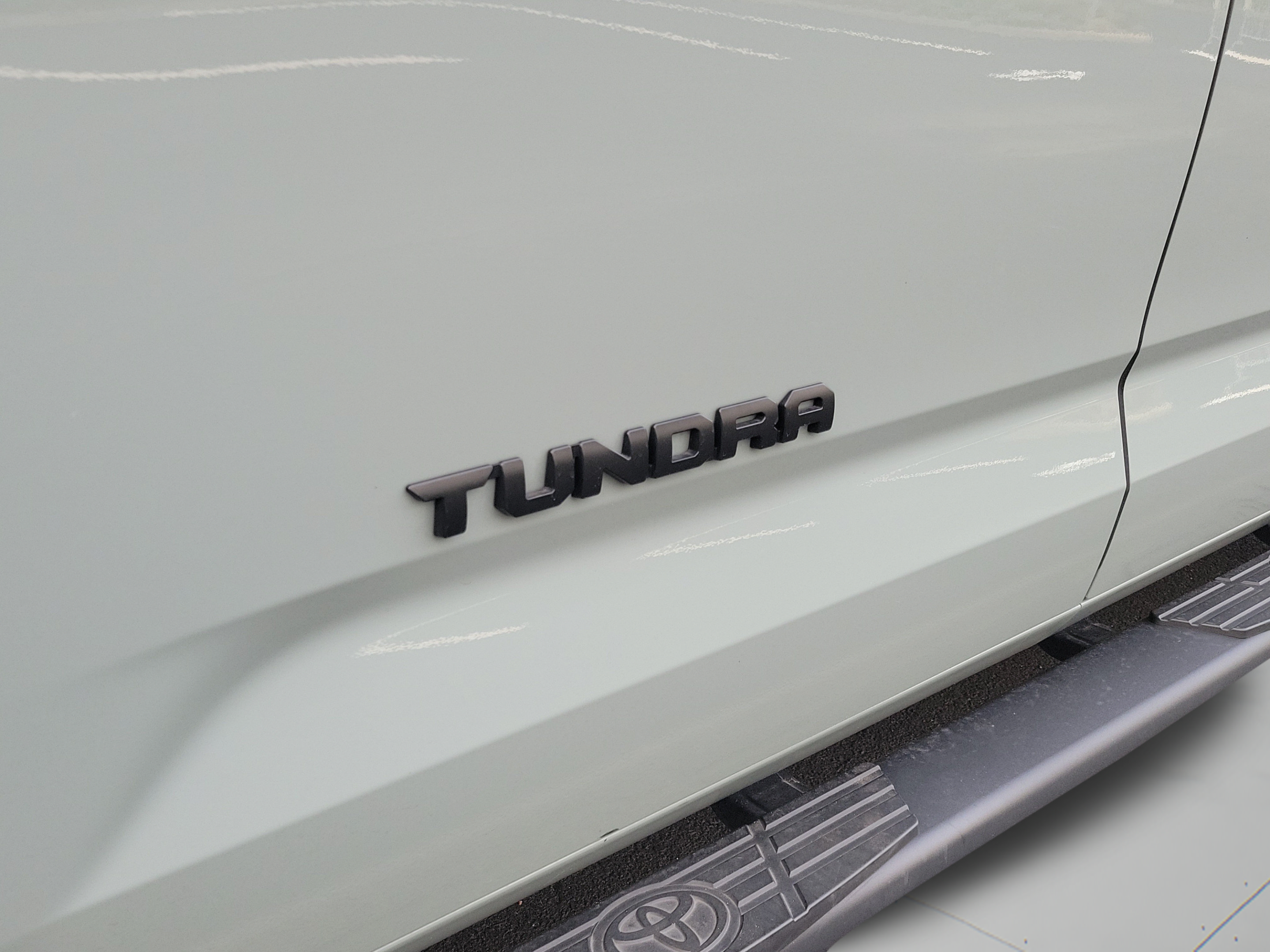 Used 2025 Toyota Tundra Limited w/ TRD Off-Road Package AWD/4WD image 30