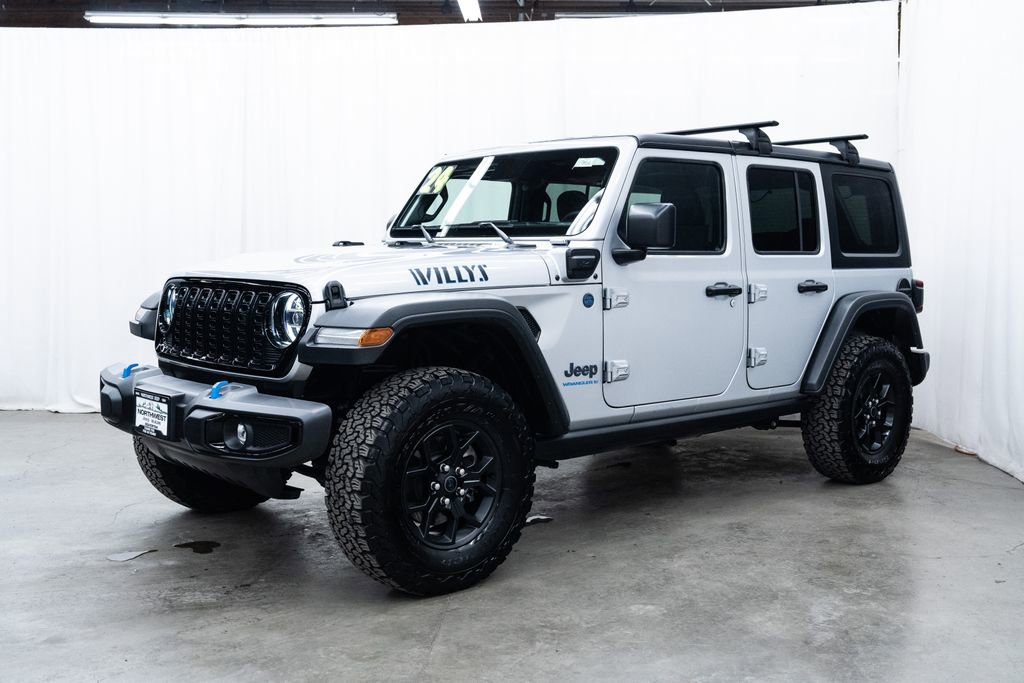 Used 2024 Jeep Wrangler Unlimited image 3