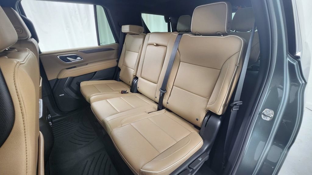 Used 2024 Chevrolet Tahoe Premier AWD/4WD image 12