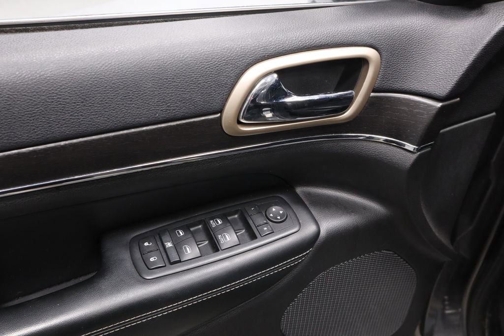 Used 2017 Jeep Grand Cherokee Limited image 23