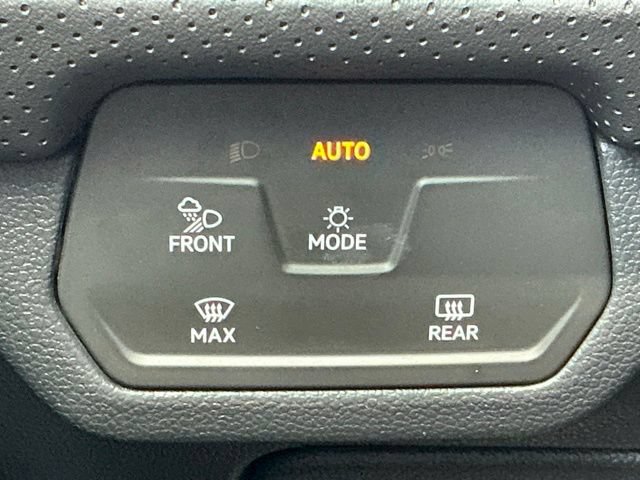 Certified 2025 Volkswagen Atlas SEL AWD/4WD image 35