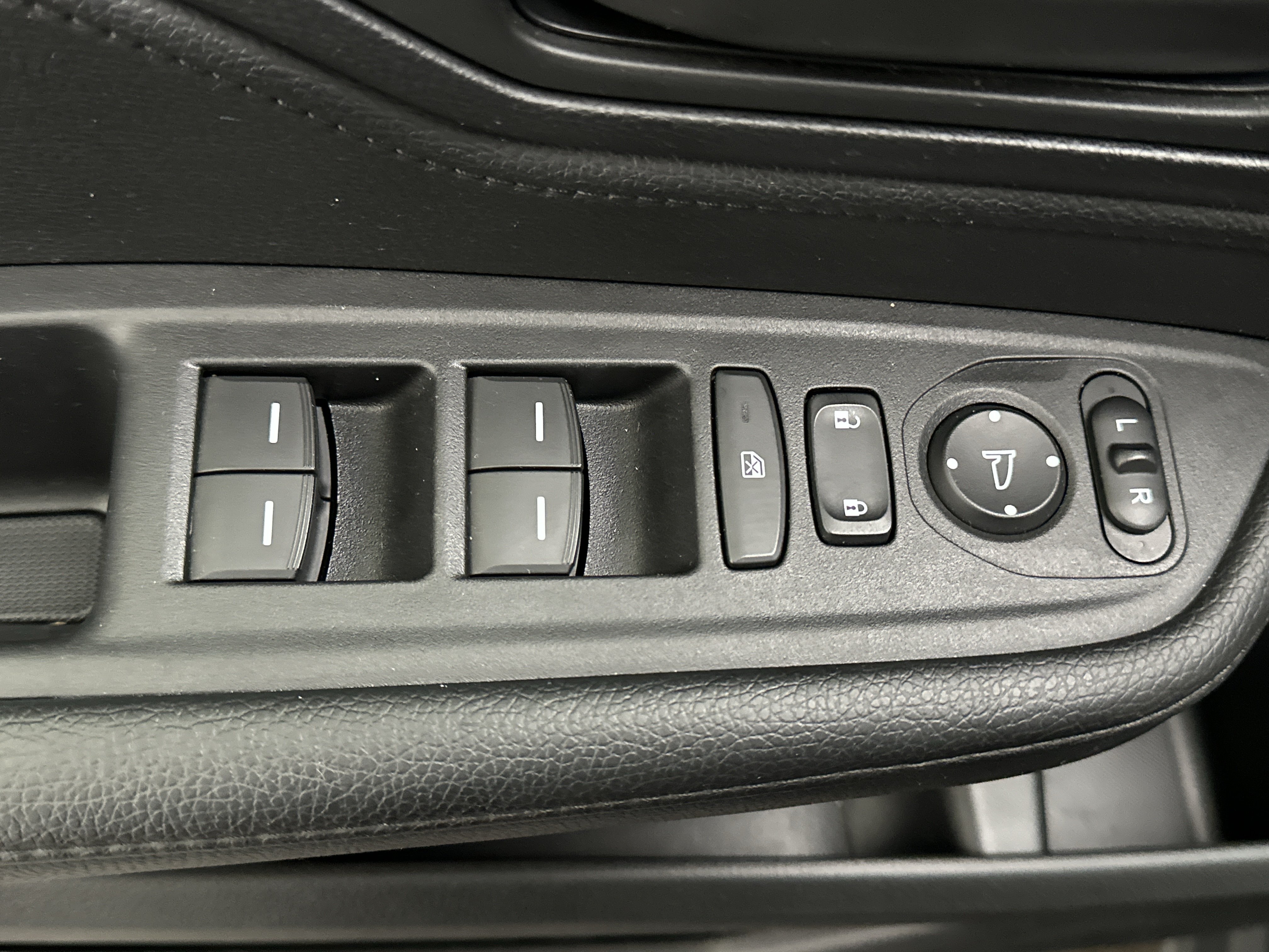 Used 2025 Honda Odyssey EX-L image 17