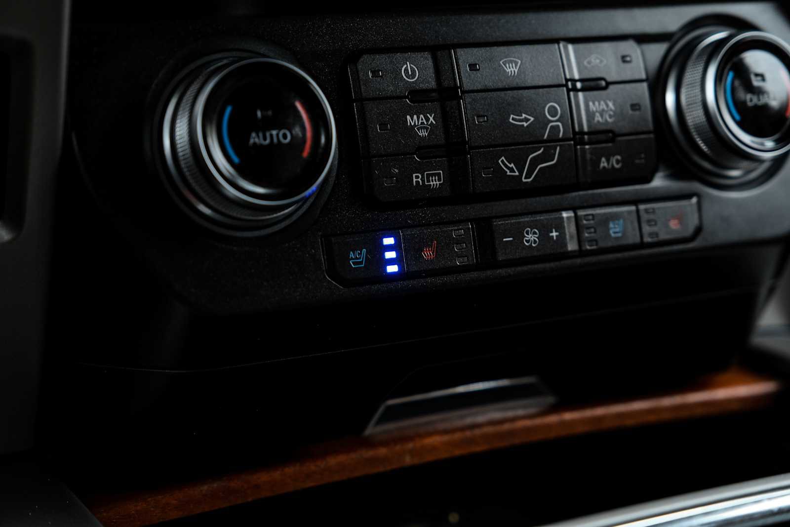 Used 2019 Ford F450 King Ranch w/ King Ranch Ultimate Package image 28