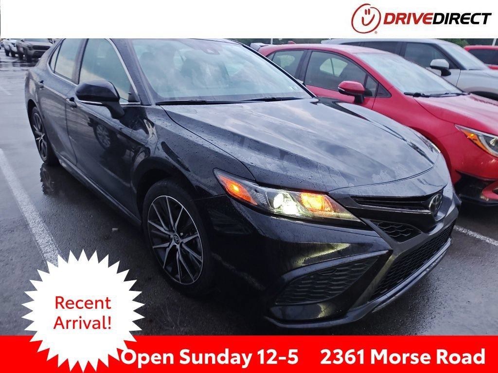 Used 2024 Toyota Camry SE FWD image 1