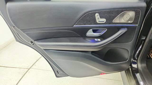 Used 2025 Mercedes-Benz GLS 450 4MATIC image 36