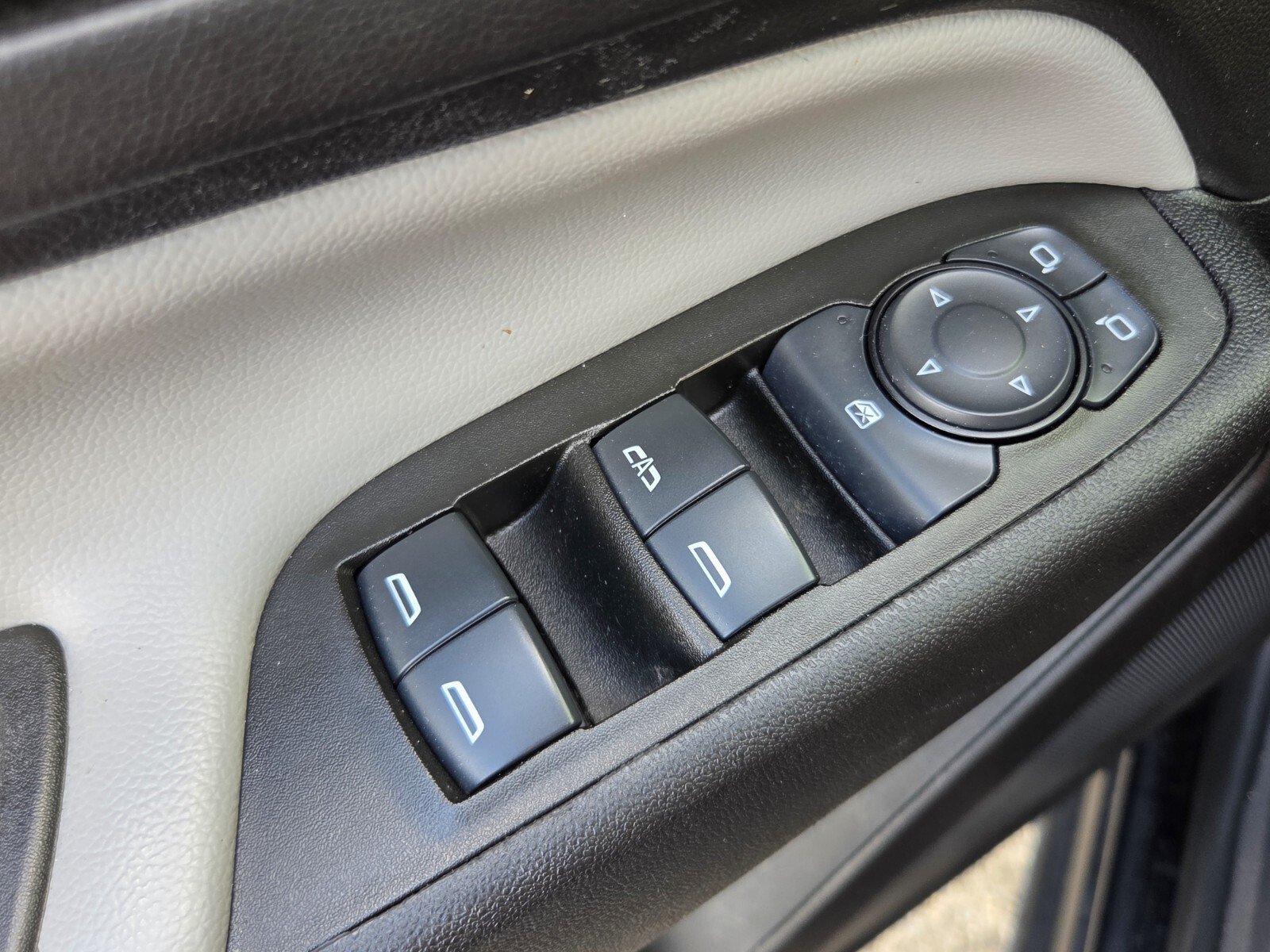 Certified 2024 Chevrolet Equinox LS FWD image 28