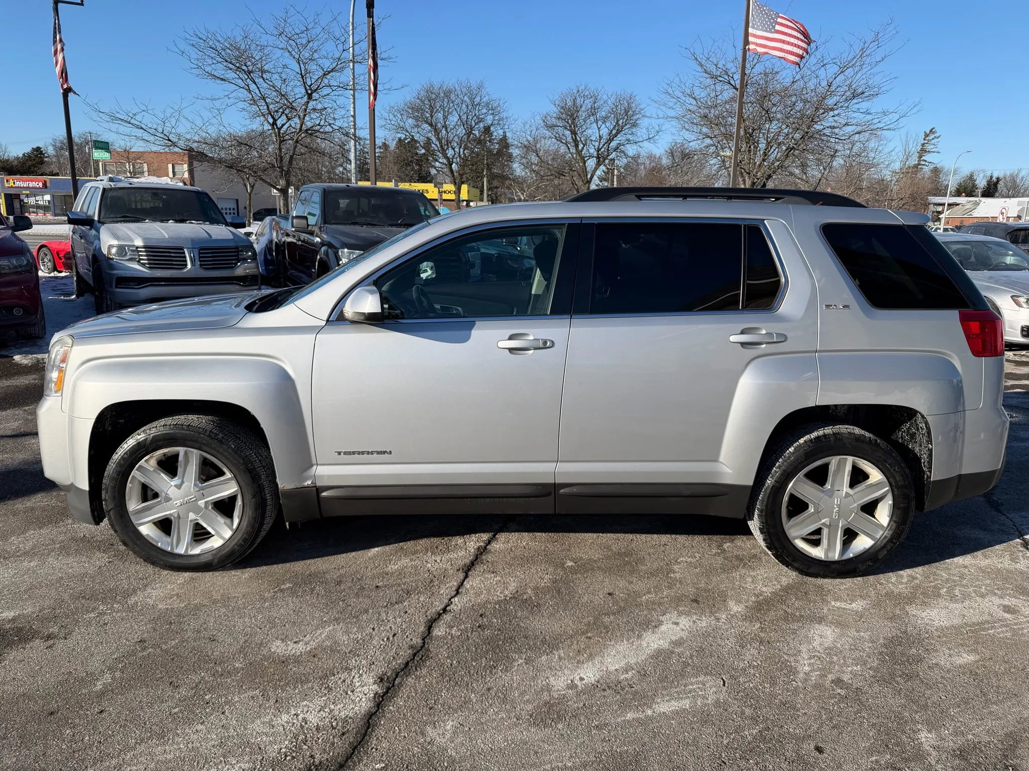 Used 2011 GMC Terrain SLE image 2