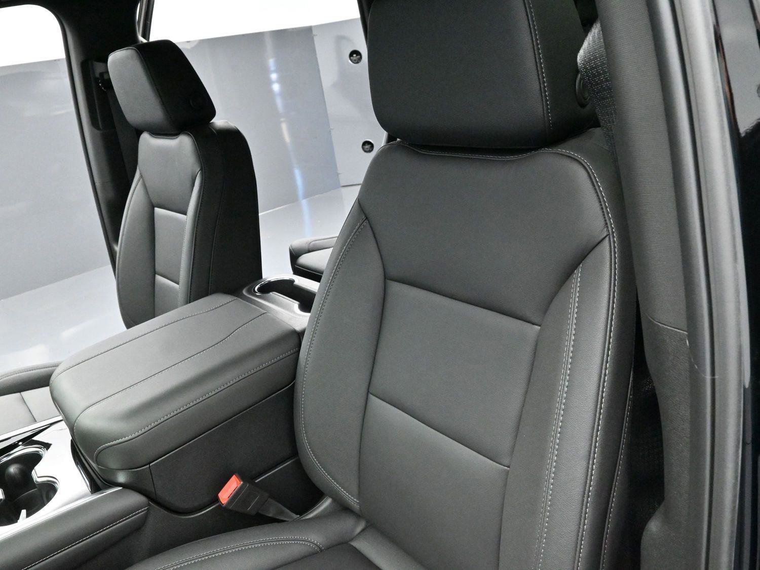 Used 2025 Chevrolet Tahoe Z71 w/ Z71 Off-Road Package image 18