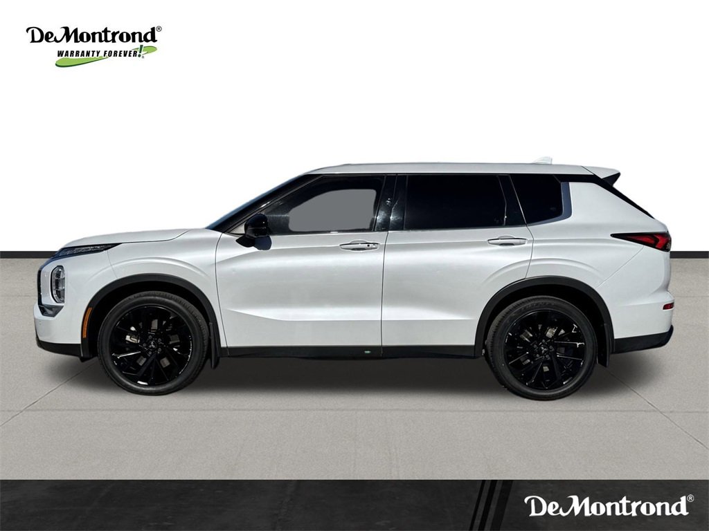 Used 2023 Mitsubishi Outlander SE image 9