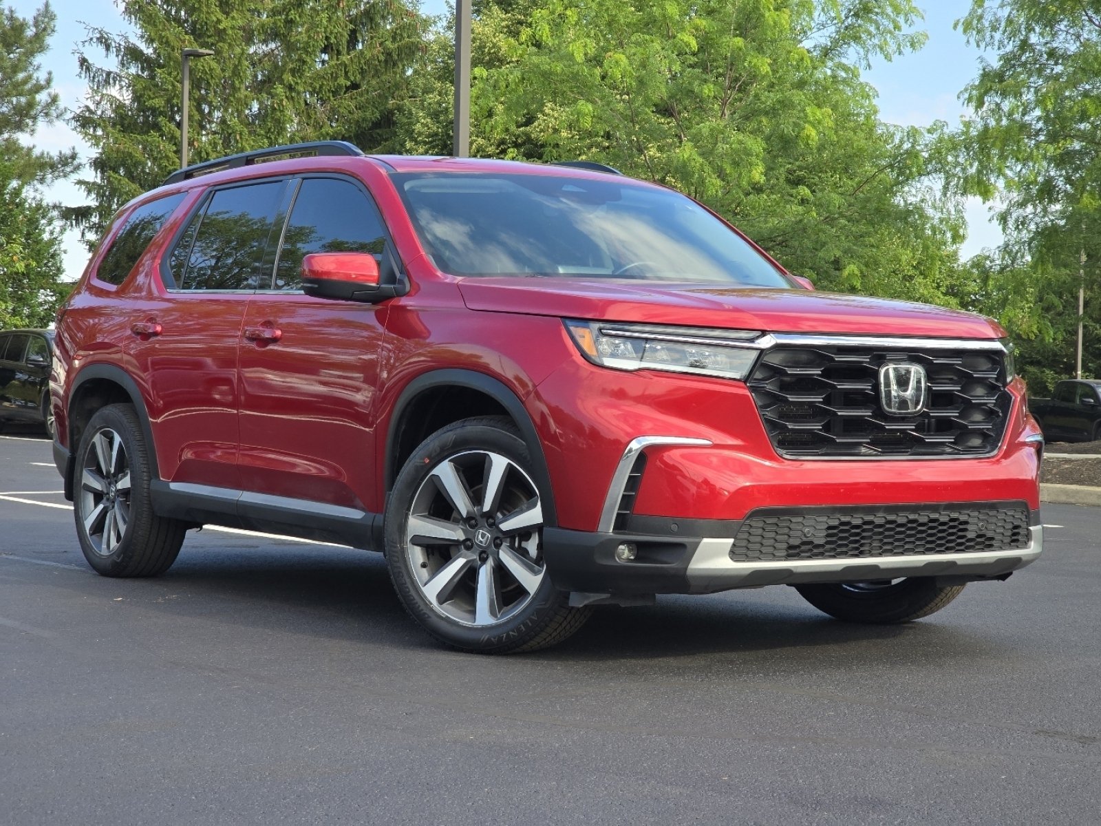 Certified 2023 Honda Pilot Touring image 2