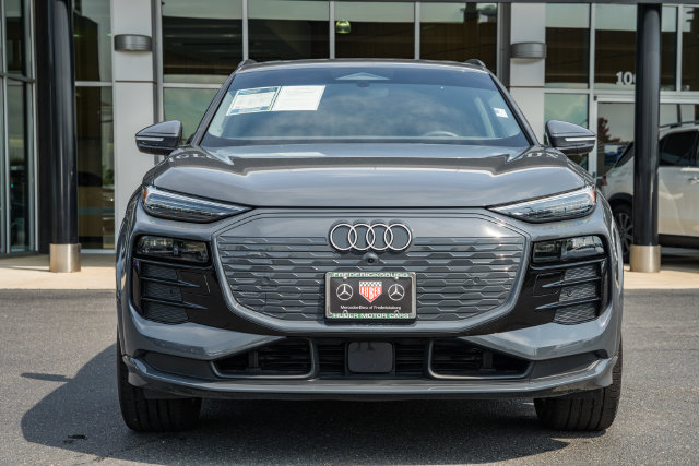Used 2025 Audi Q6 e-tron Premium Plus w/ Premium Plus AWD/4WD image 2