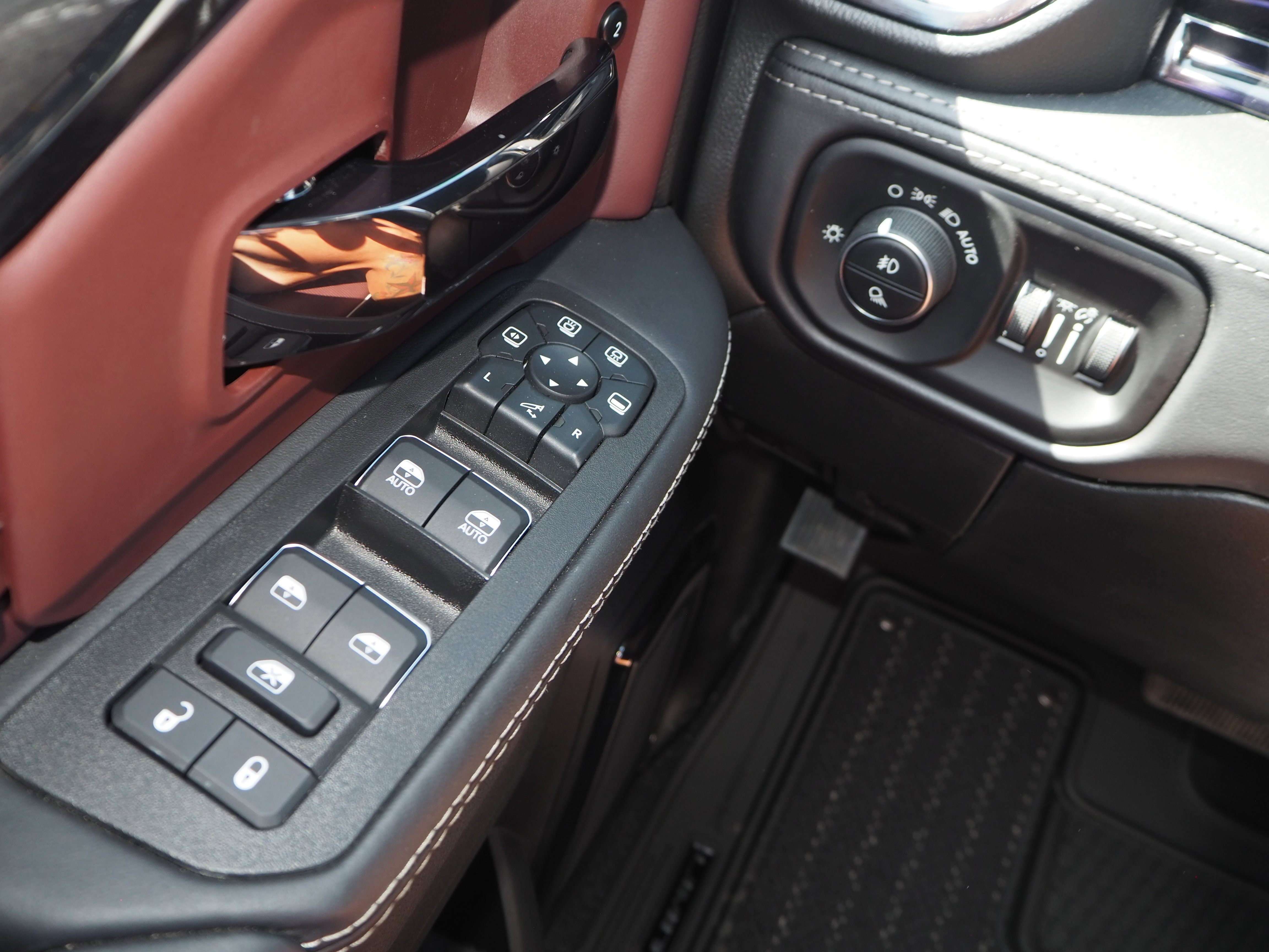 New 2025 RAM 2500 Limited AWD/4WD image 33