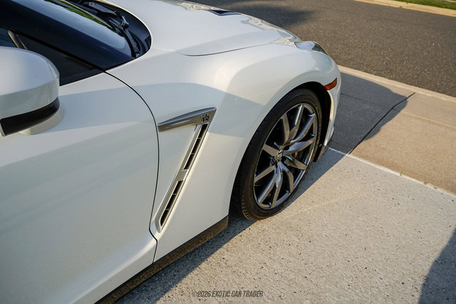 Used 2016 Nissan GT-R Premium AWD/4WD image 57