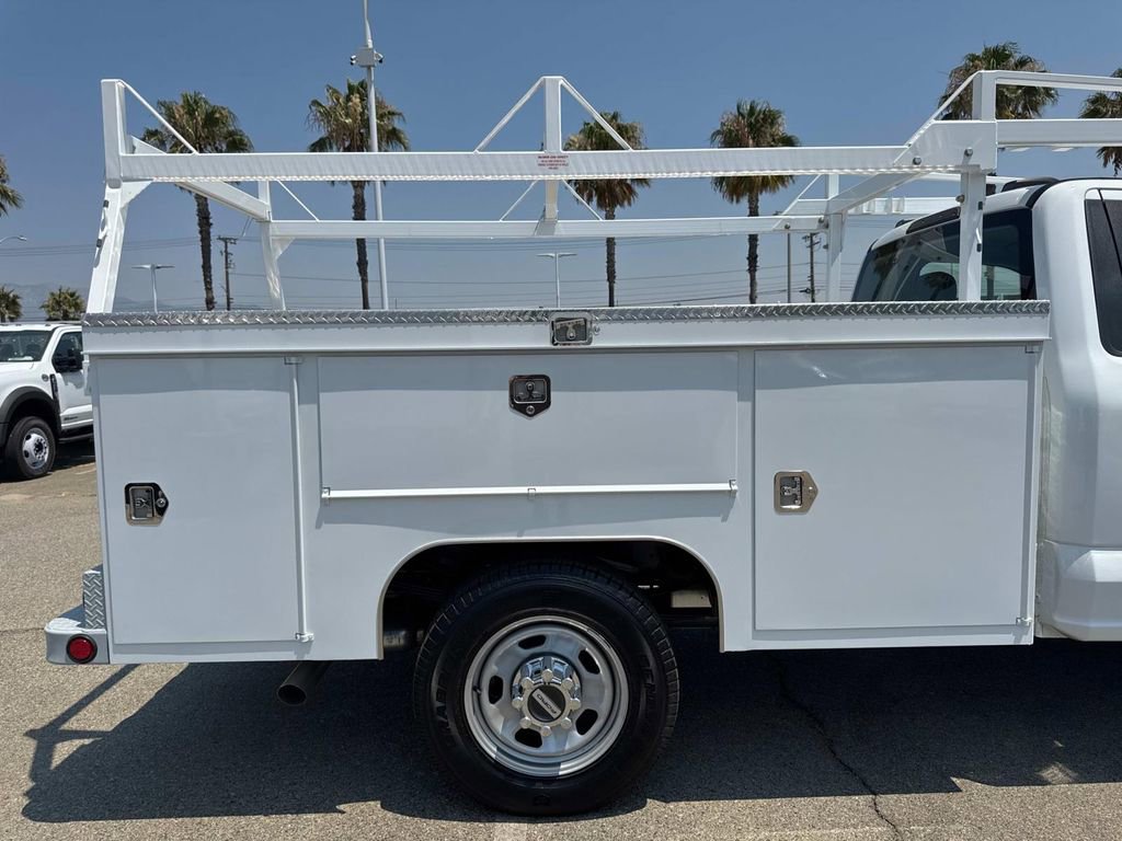 New 2025 Ford F350 XL w/ XL Chrome Package image 17