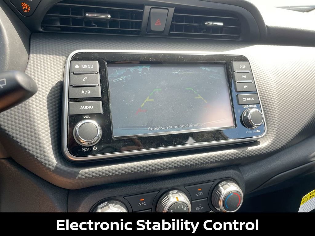 New 2025 Nissan Kicks Play S image 29