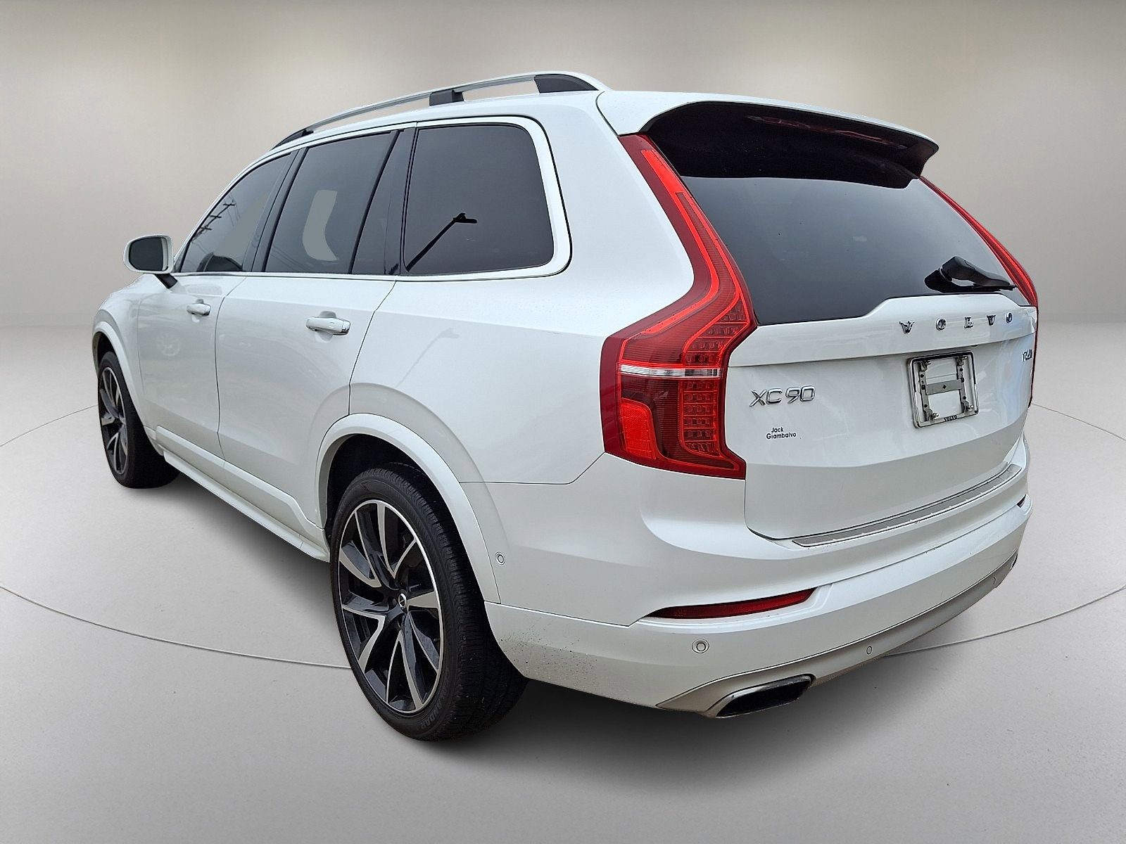 Used 2018 Volvo XC90 T6 Momentum w/ Convenience Package image 7