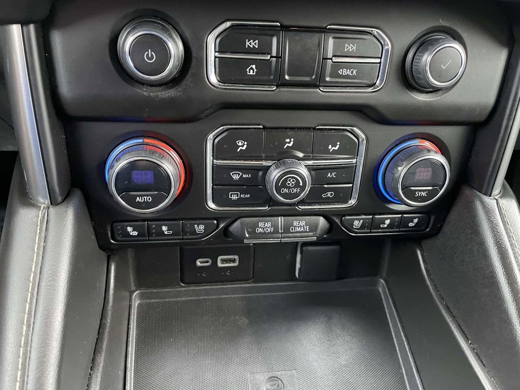 Used 2023 Chevrolet Suburban Premier image 40