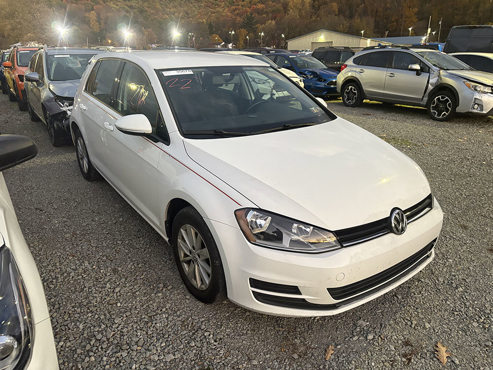 Used 2016 Volkswagen Golf S image 4