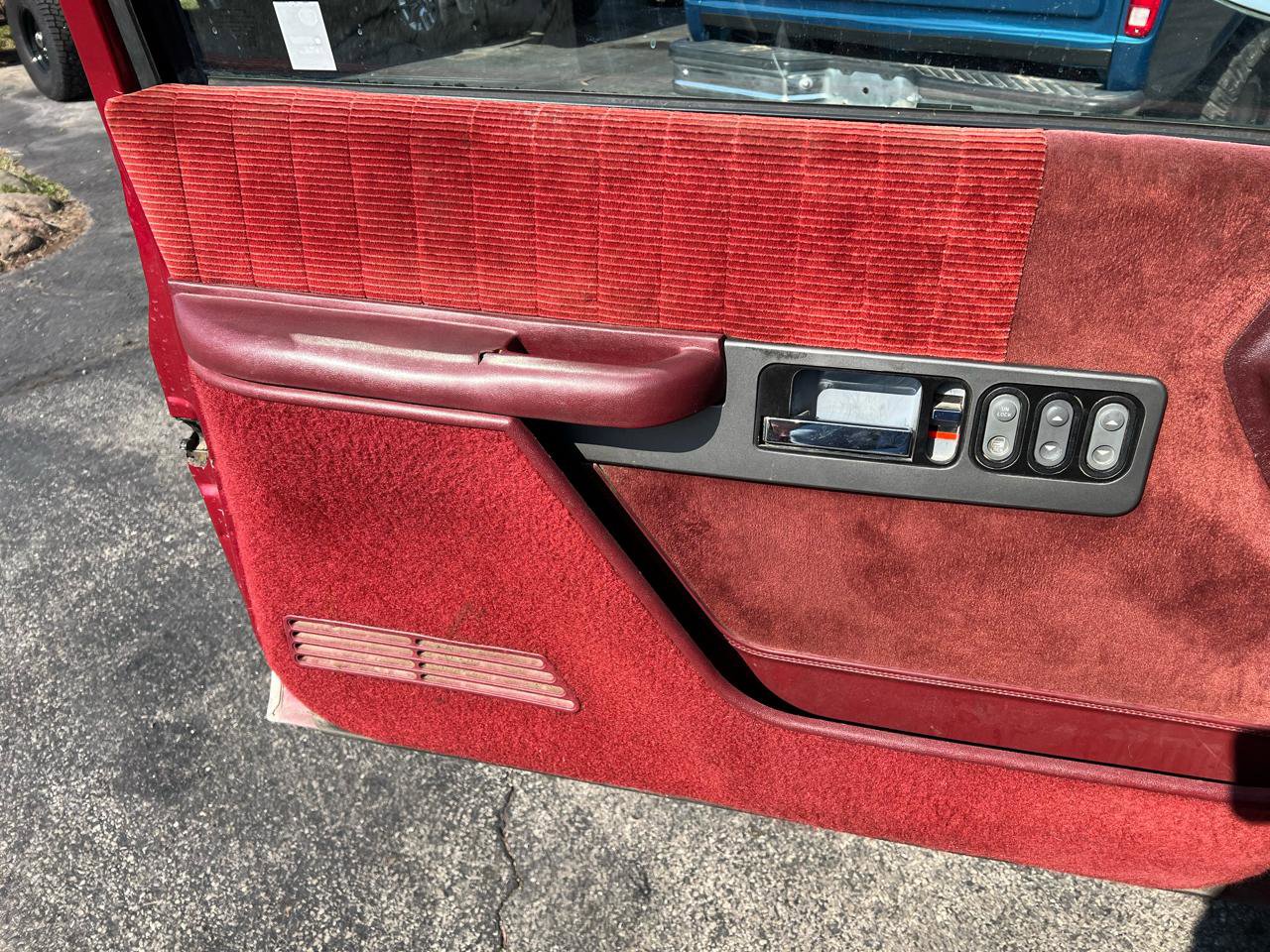 Used 1992 Chevrolet Silverado 1500 4x4 Regular Cab image 11