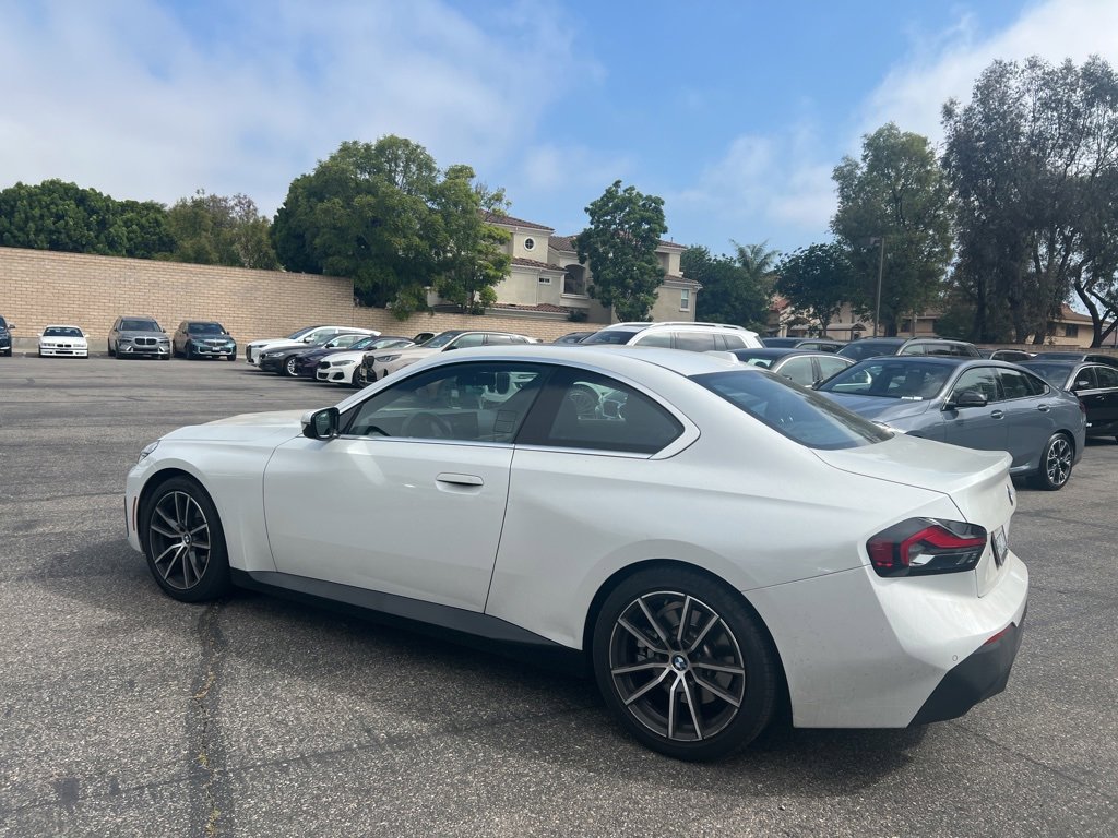 Used 2023 BMW 230i Coupe w/ Convenience Package image 5