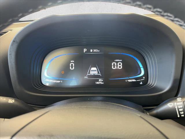 Used 2025 Hyundai Venue SEL image 15