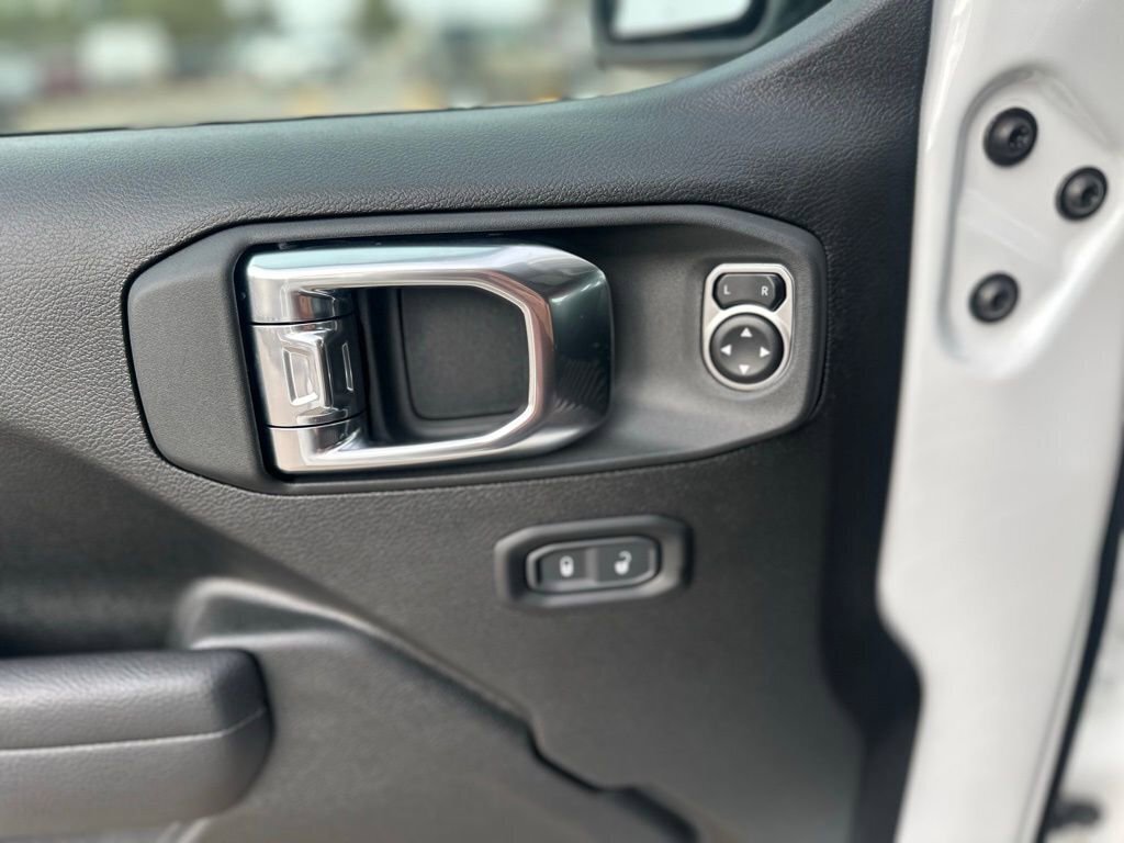 New 2025 Jeep Gladiator Sport image 29