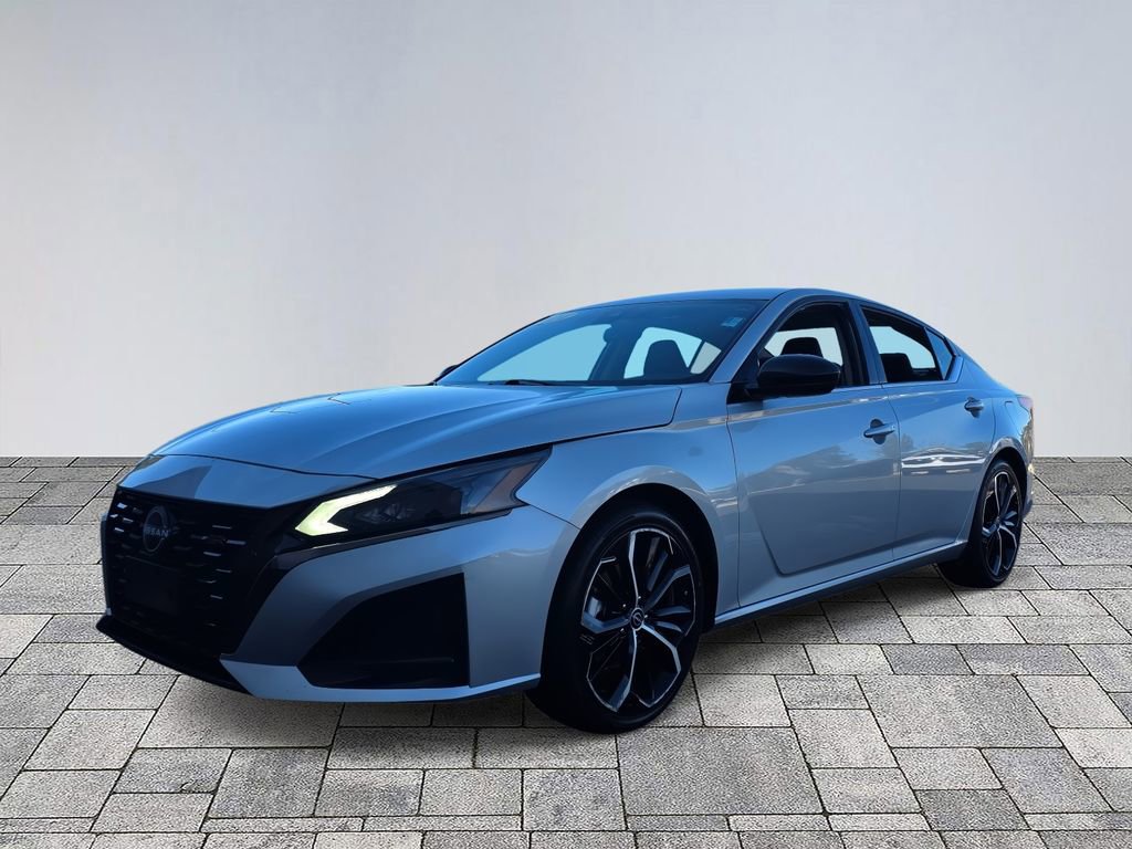 Used 2024 Nissan Altima 2.5 SR image 3