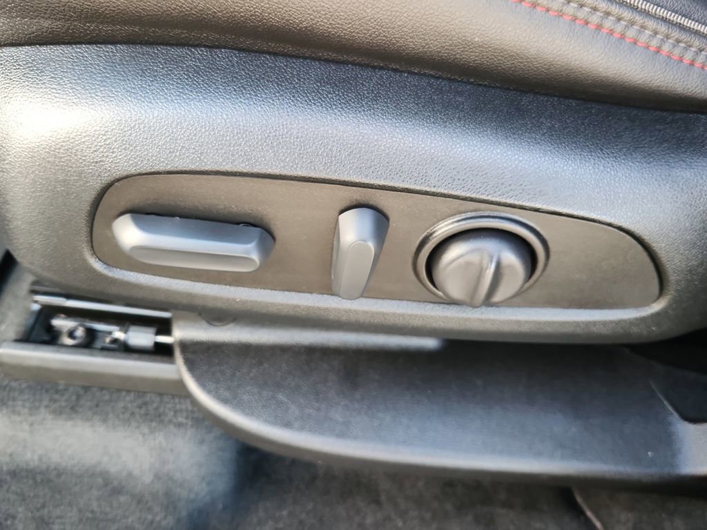 Used 2023 Chevrolet Traverse RS w/ LPO, Floor Liner Package image 8