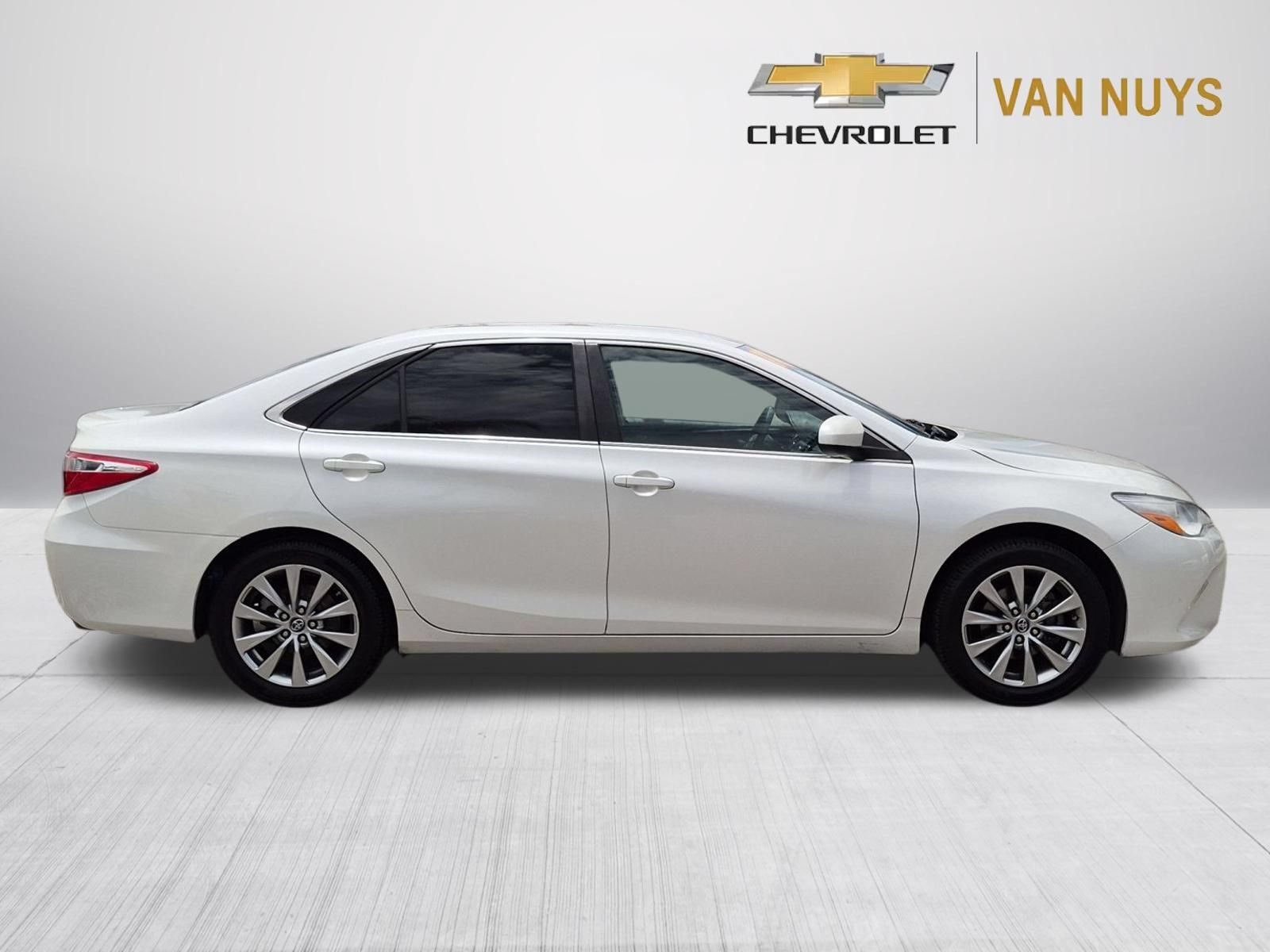 Used 2017 Toyota Camry XLE w/ Convenience Package FWD image 4