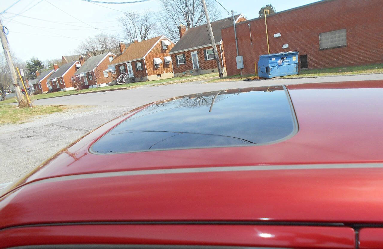 Used 2011 Nissan Juke SV w/ Sport Pkg image 22