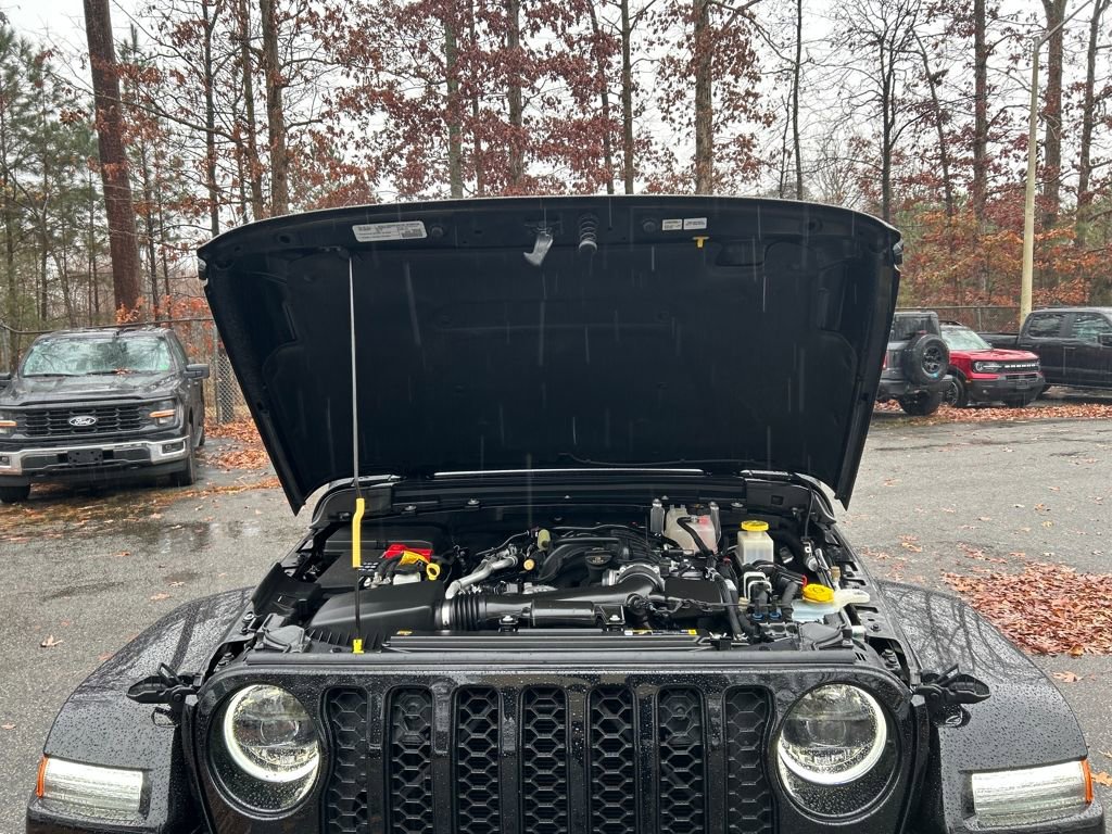 Used 2023 Jeep Gladiator Overland image 12